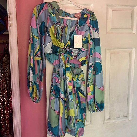 Show me your mumu go out cut out - Picture 2 of 2